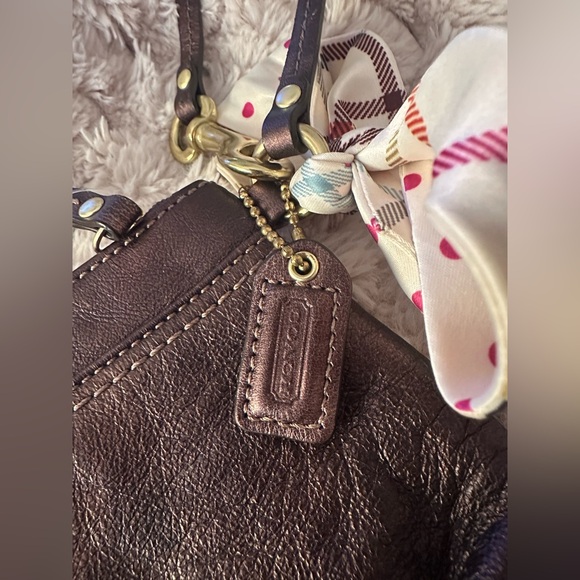 Auth. Coach Vintage Madeline Metallic Bronze Leather Wristlet/ Coach Bow! NWT - Picture 7 of 10